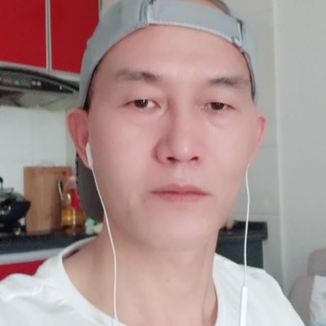 李一歌