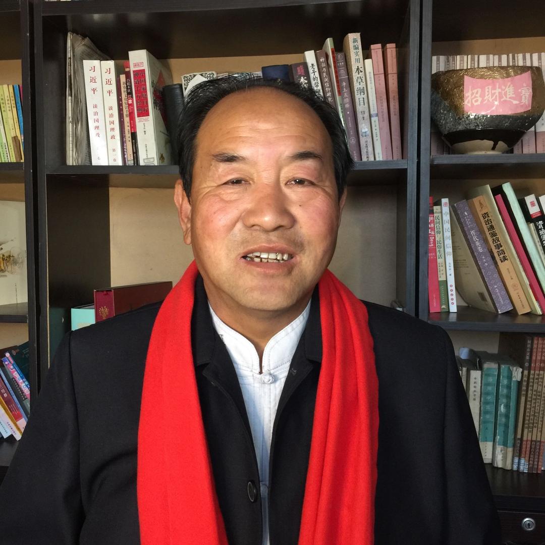 老侯谝事