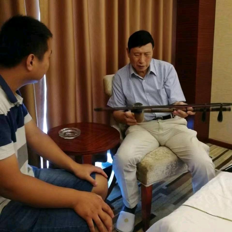 专业京胡制作师 李吉奎