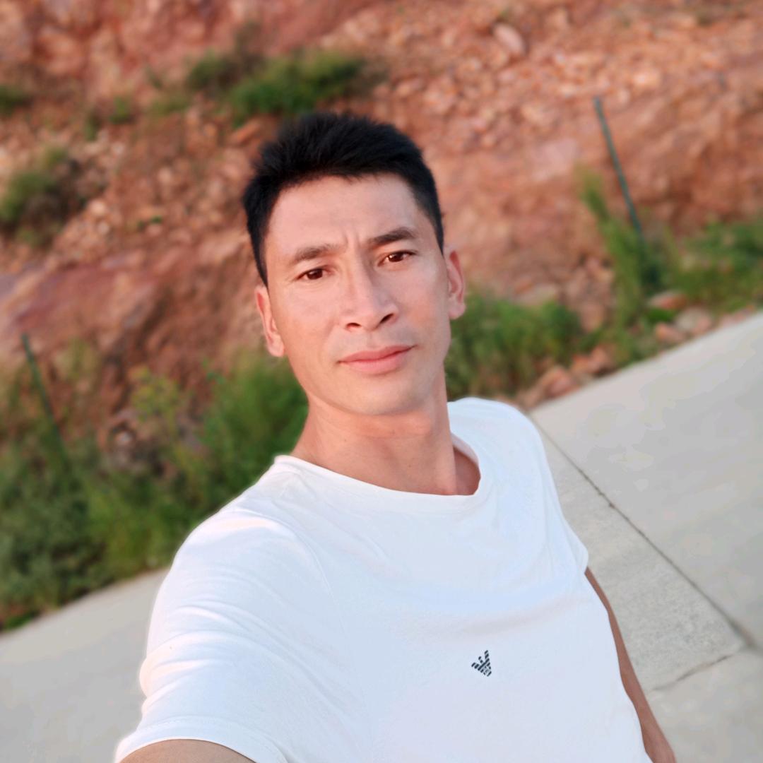 快乐专业修水泥路，地坪，地砖，人工施工队