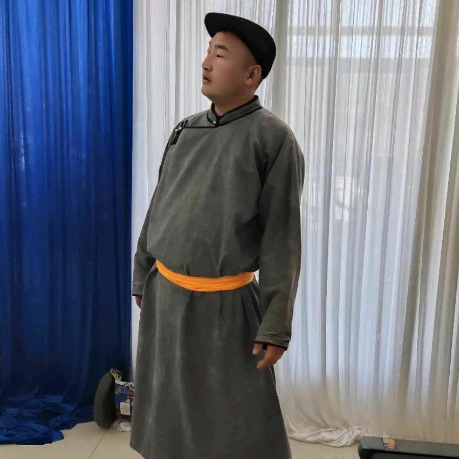 哈 先生