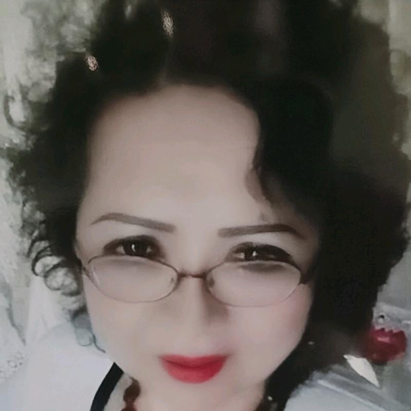 爱美的姑娘。