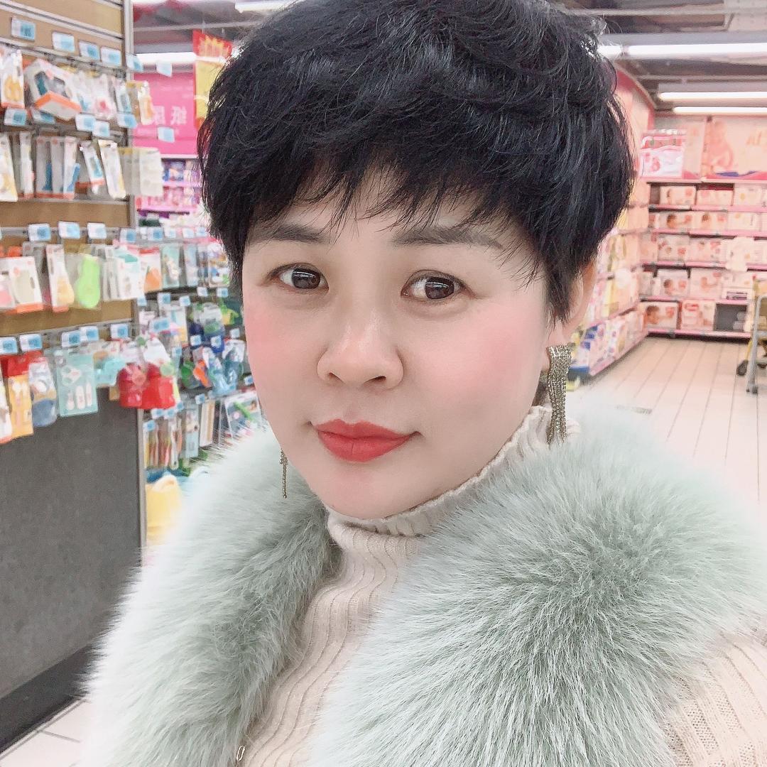 小马水产红虾，卖海鲜的小姐姐