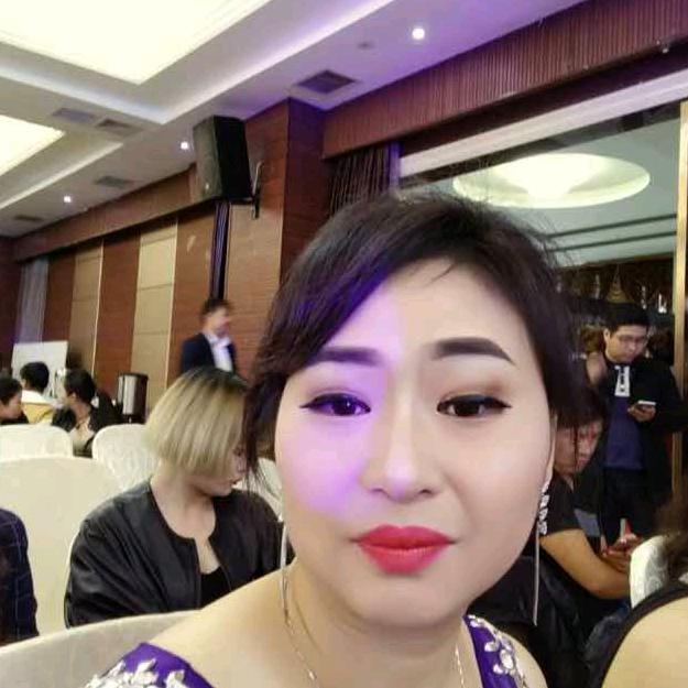 个旧画眉毛的金晶