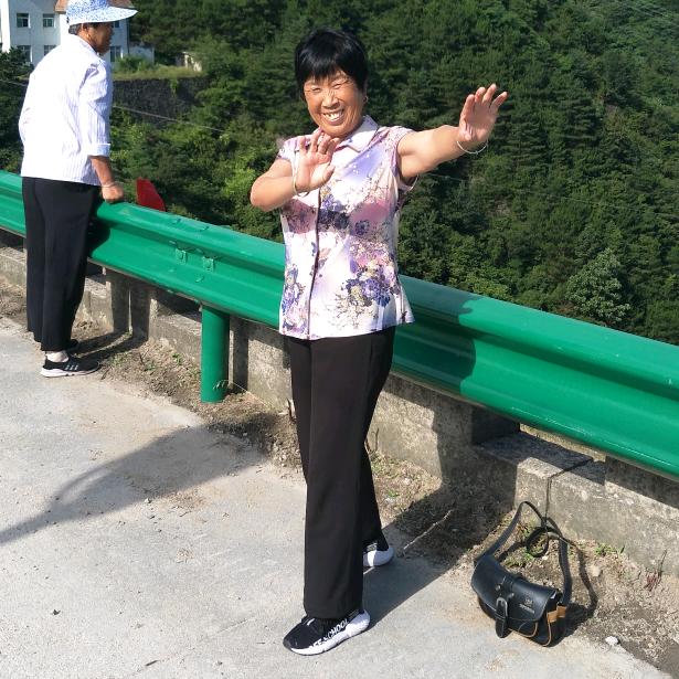 余奶奶