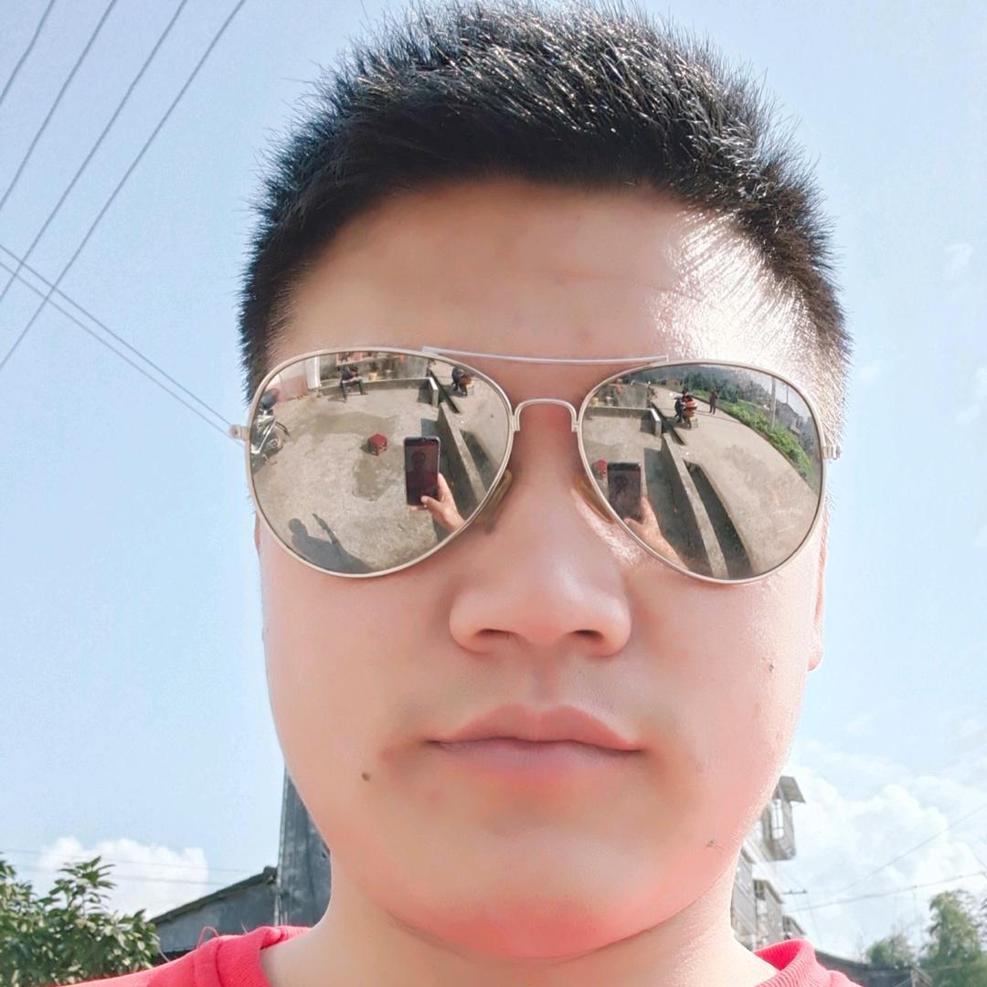 李哞哞