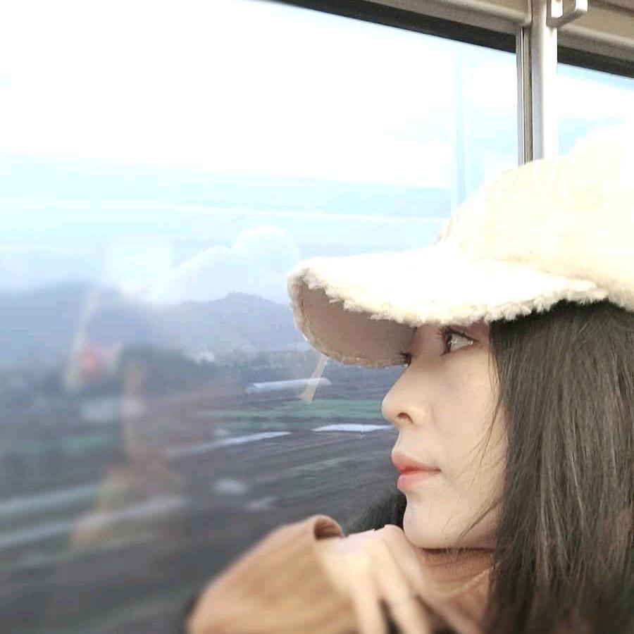 @陌上小院  婧