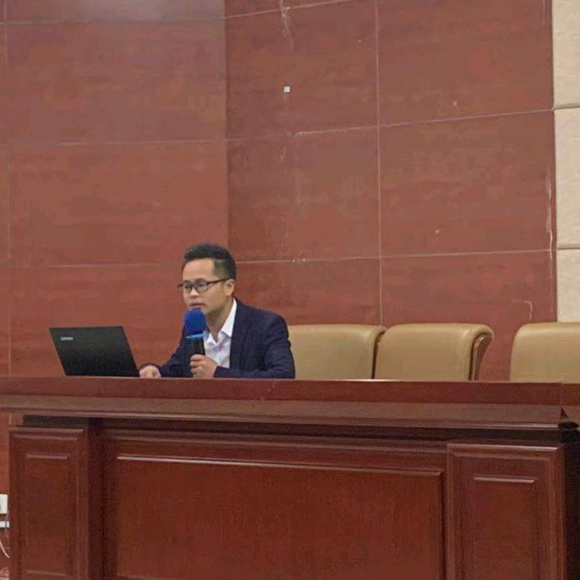 安顺教书法的邓老师
