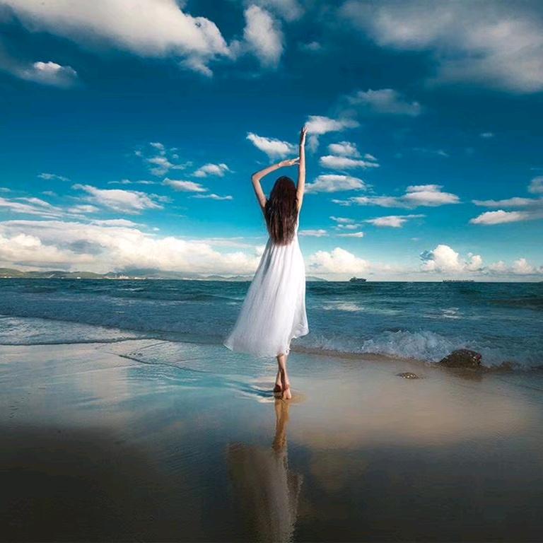 D. C设计总监李雪