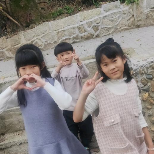 🎑虎姐.龙妹.马弟🎏