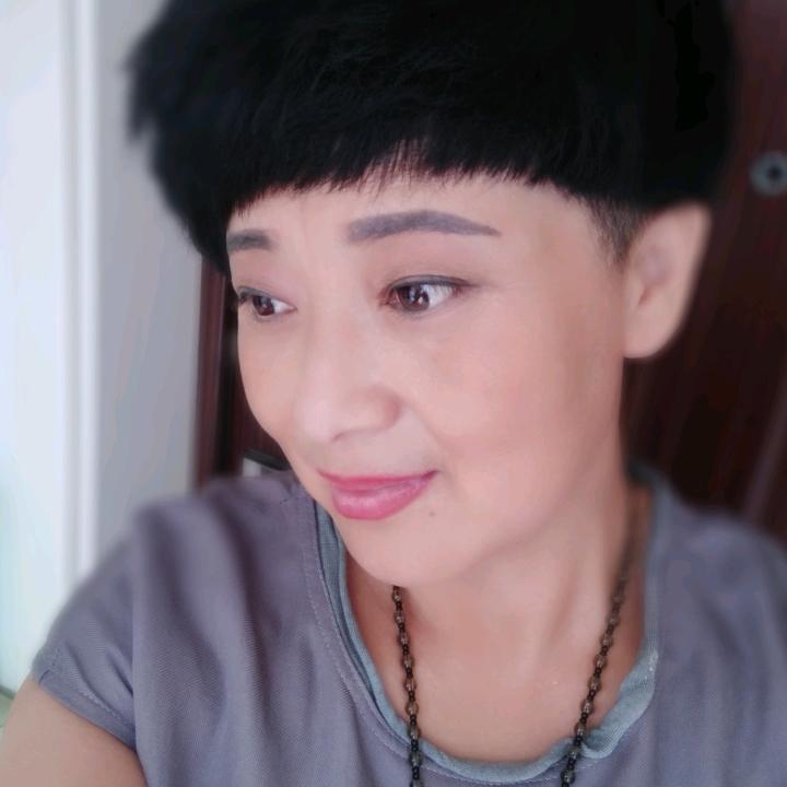 王二妮（手舞）