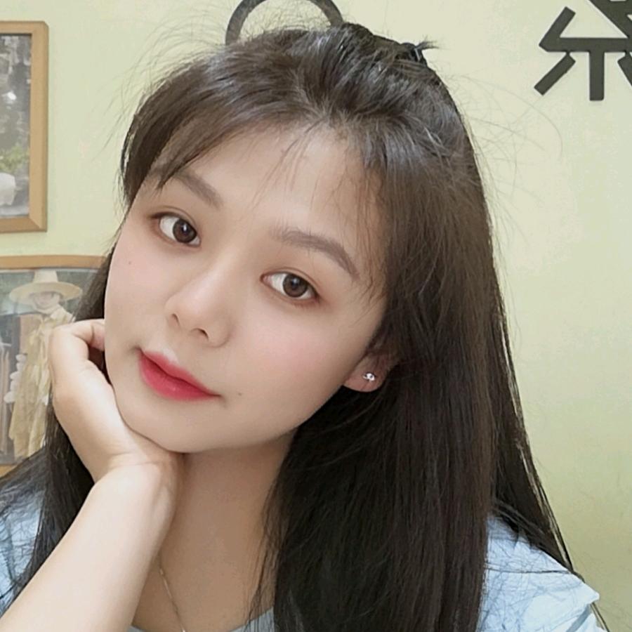 芒市风情街慕梵服装店（T恤3件100）