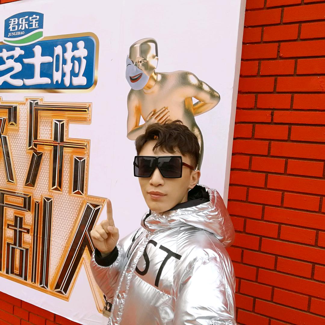 不会说相声的房鹤迪