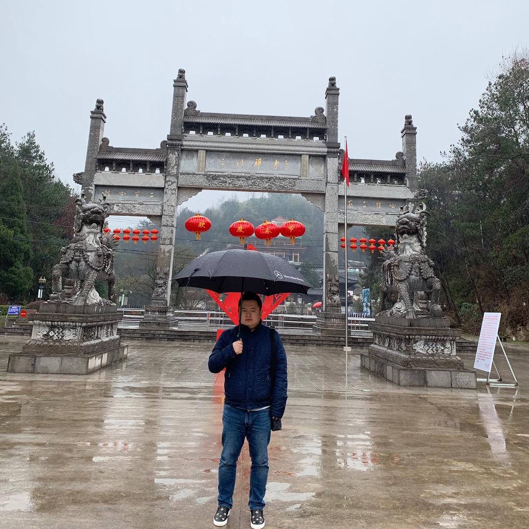 李彬