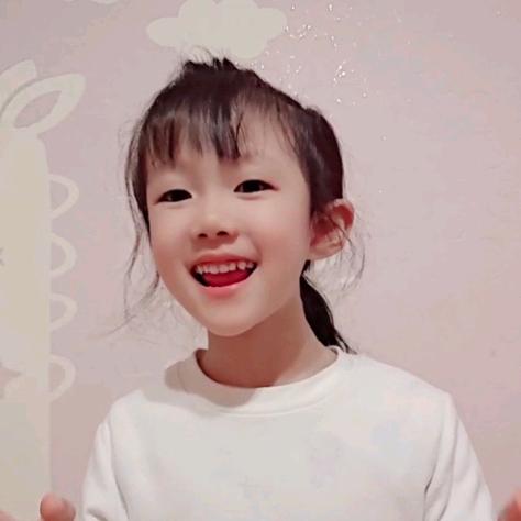 单眼皮🍭桐桐