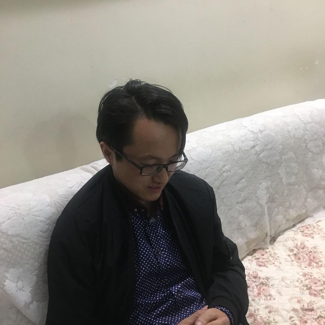 仙鹤立于青松