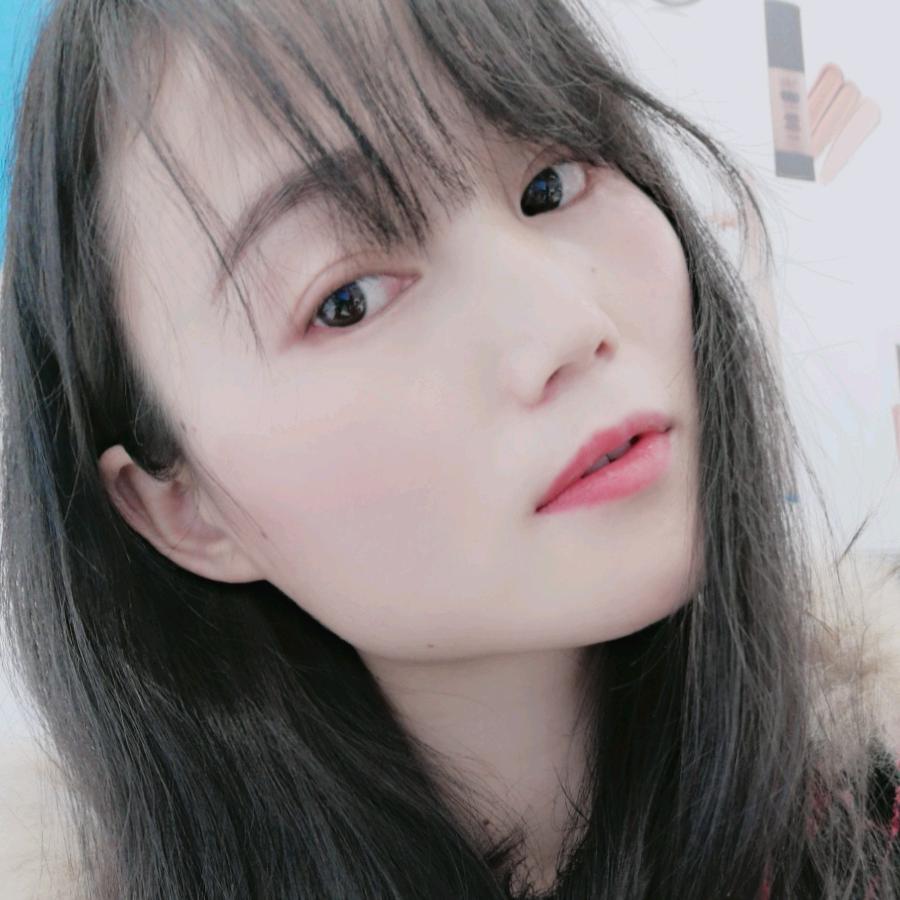 女孩独爱撒娇