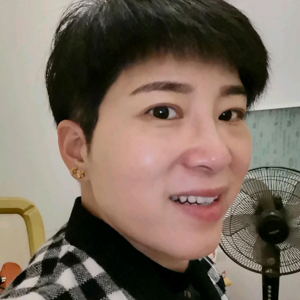 张眼露睛77🐍🐍铁娘子