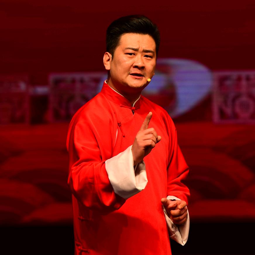 翱翔 