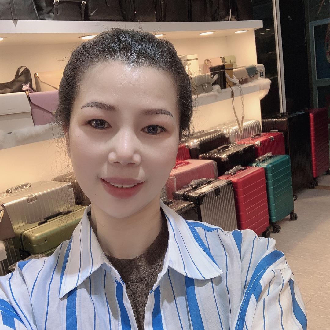 杭州四季青美集箱包城二楼大使皮具