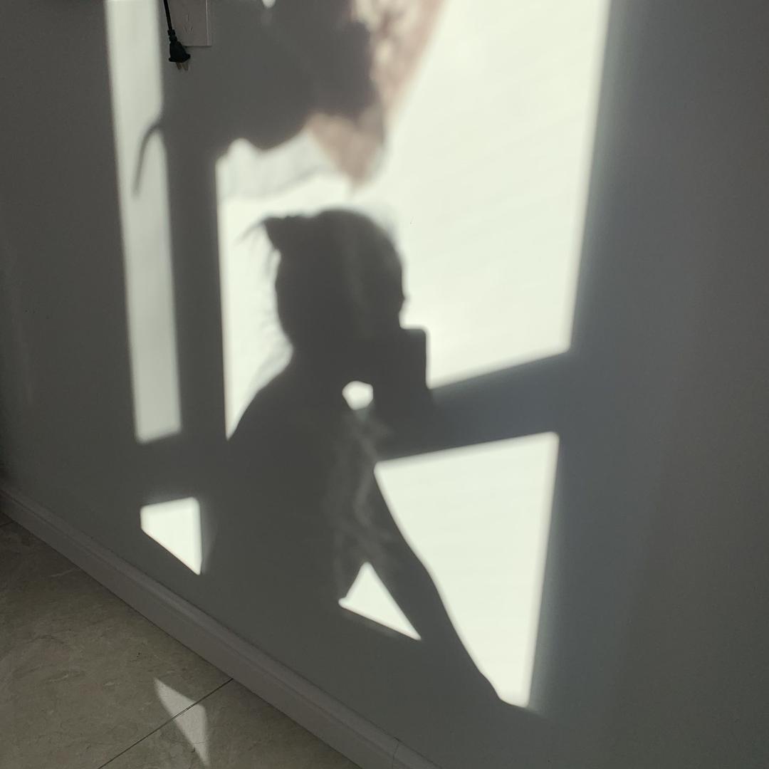 翠嘴打烂她的果