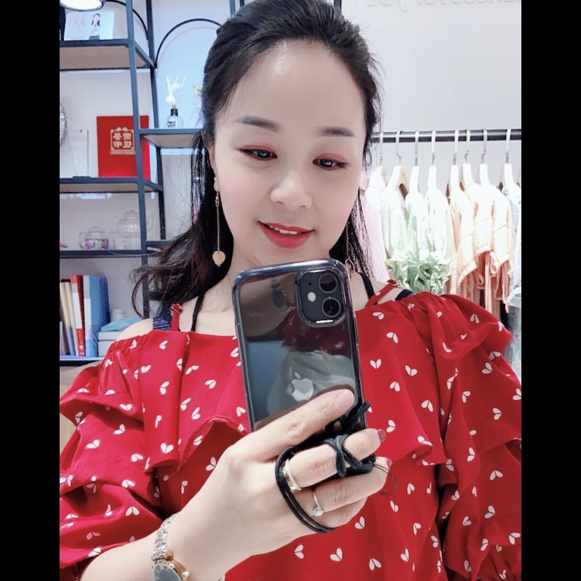 她之蝶女装吉首豆豆