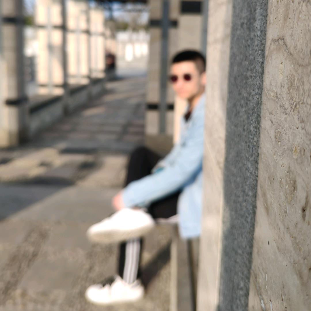 GH