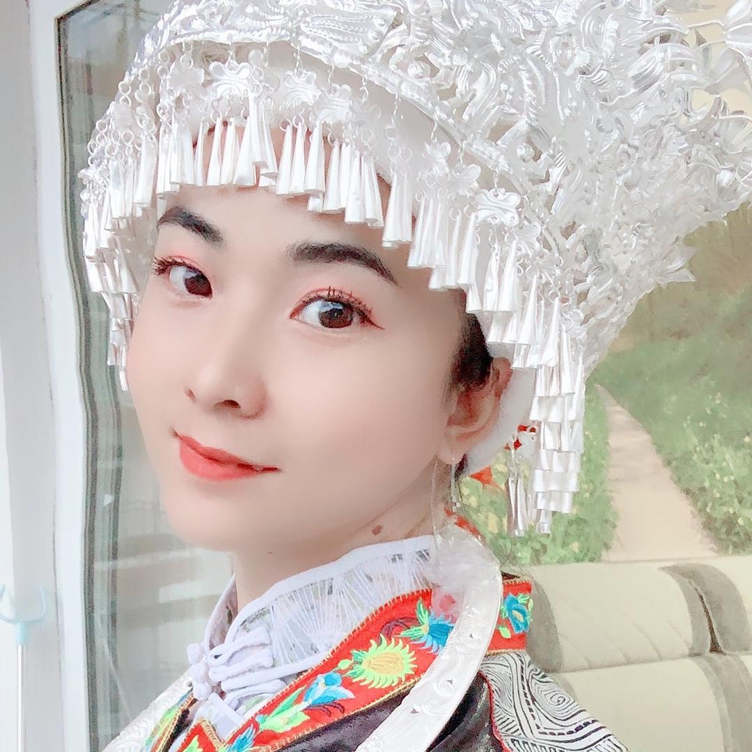 石开燕（苗族）