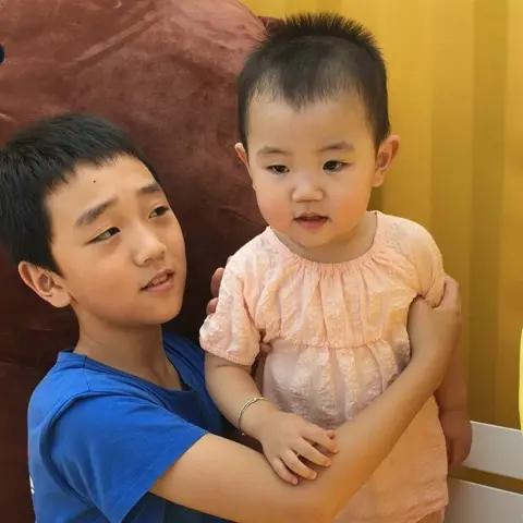 红明电子，应急电源曾小姐