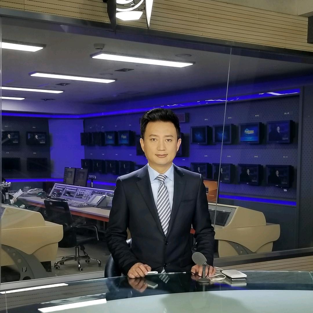 王彤