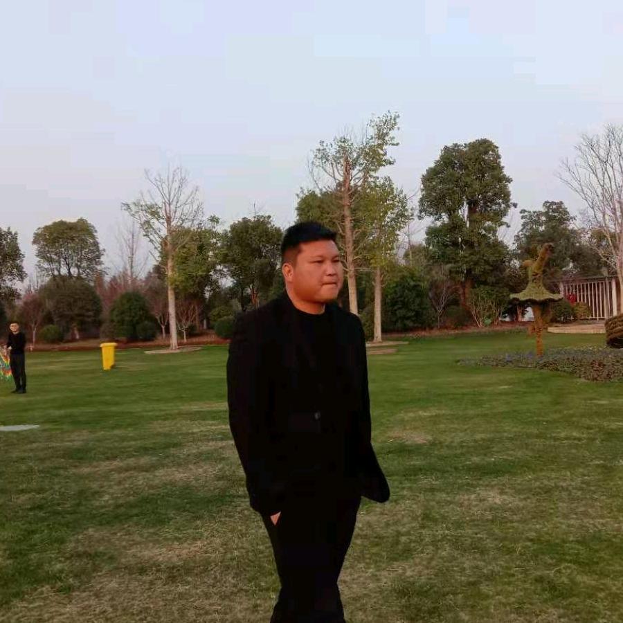 鸿源板厂小艾