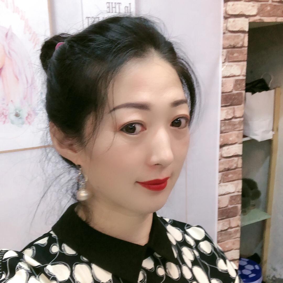 韩流服饰穿搭店