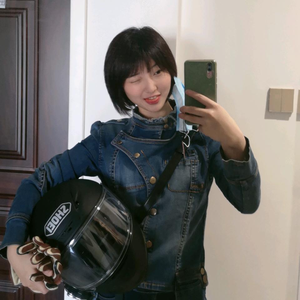 骑车的小Q