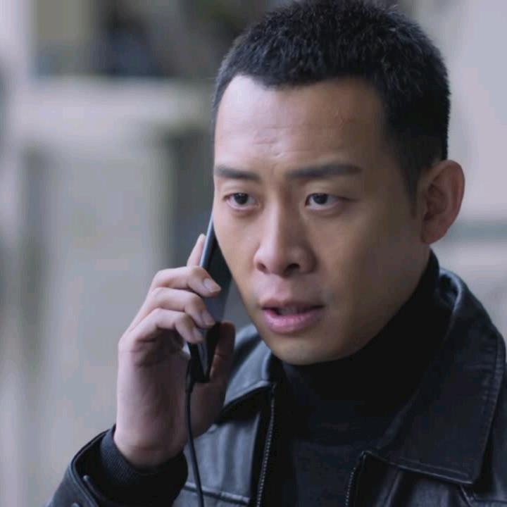 躺尸三拜手