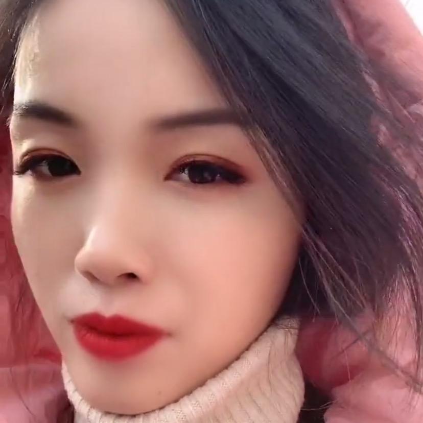 阿霞.