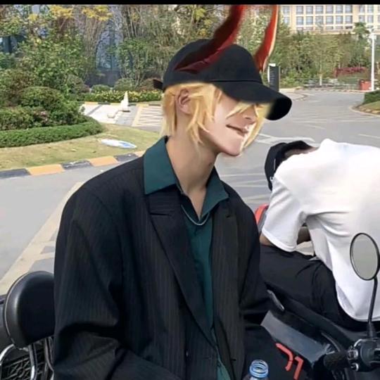 仌