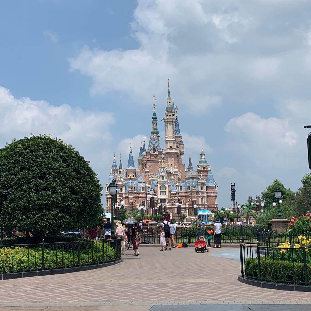 壹间婚纱小胖子