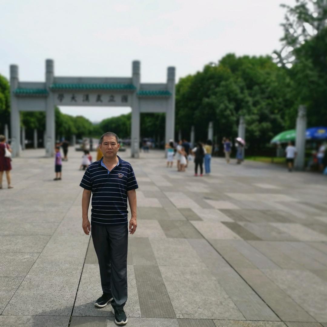 云在青天水在瓶