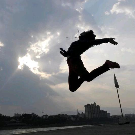 俊谊Junny（关必回）