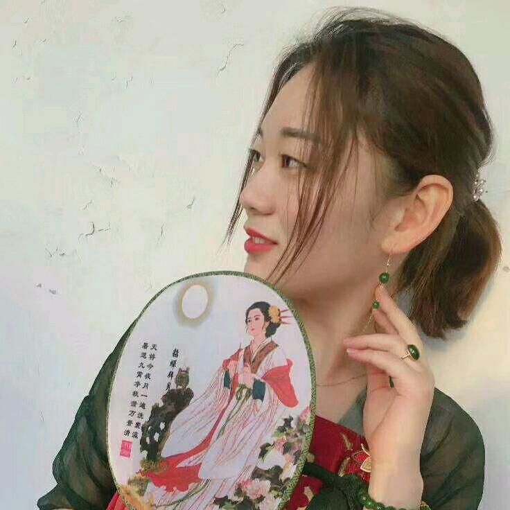 不美不萌不倾城