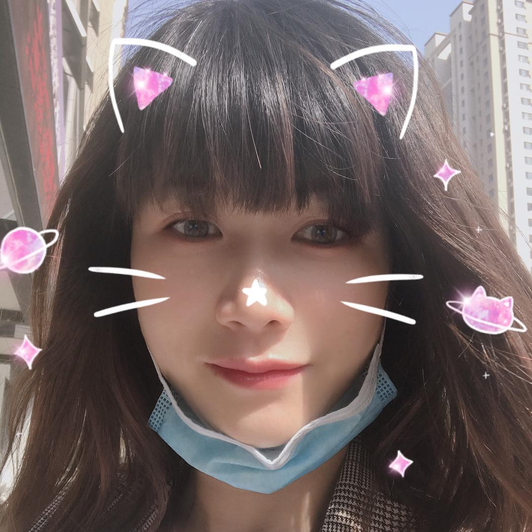 济南市依诗漫女装(领秀城金街)