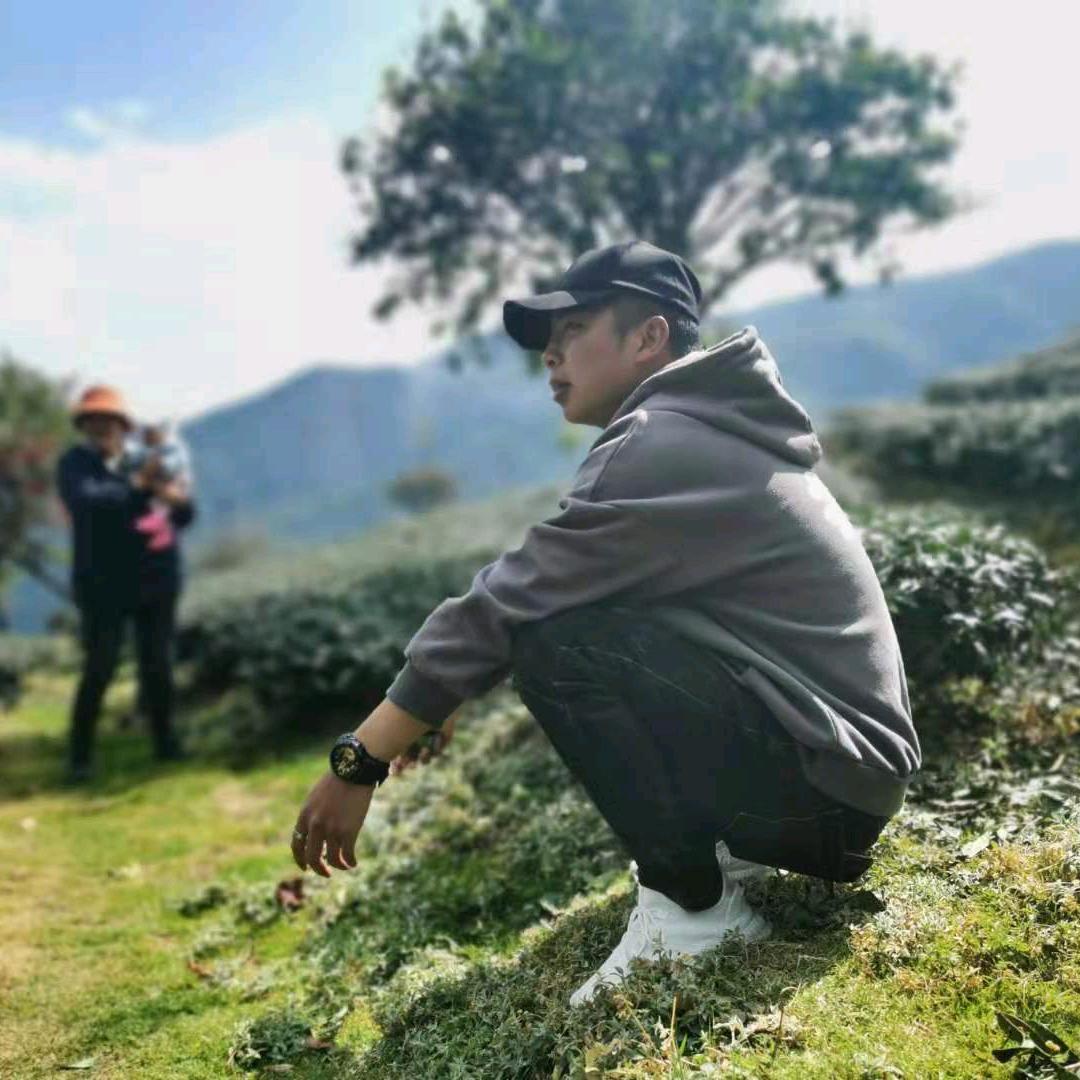 只饮烈酒不谈过往