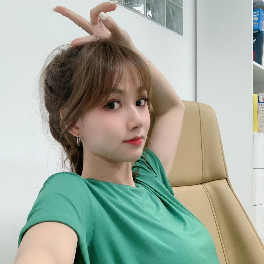 卡卡直播女装