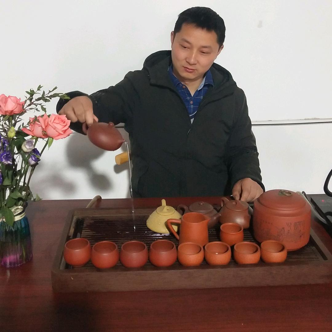 刘哥。