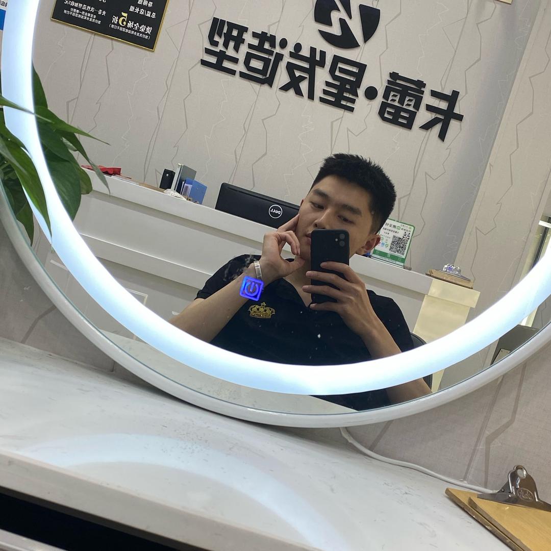 安岳丝翊造型   邓富