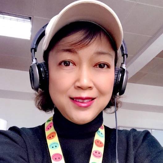 新闻主播郝凯