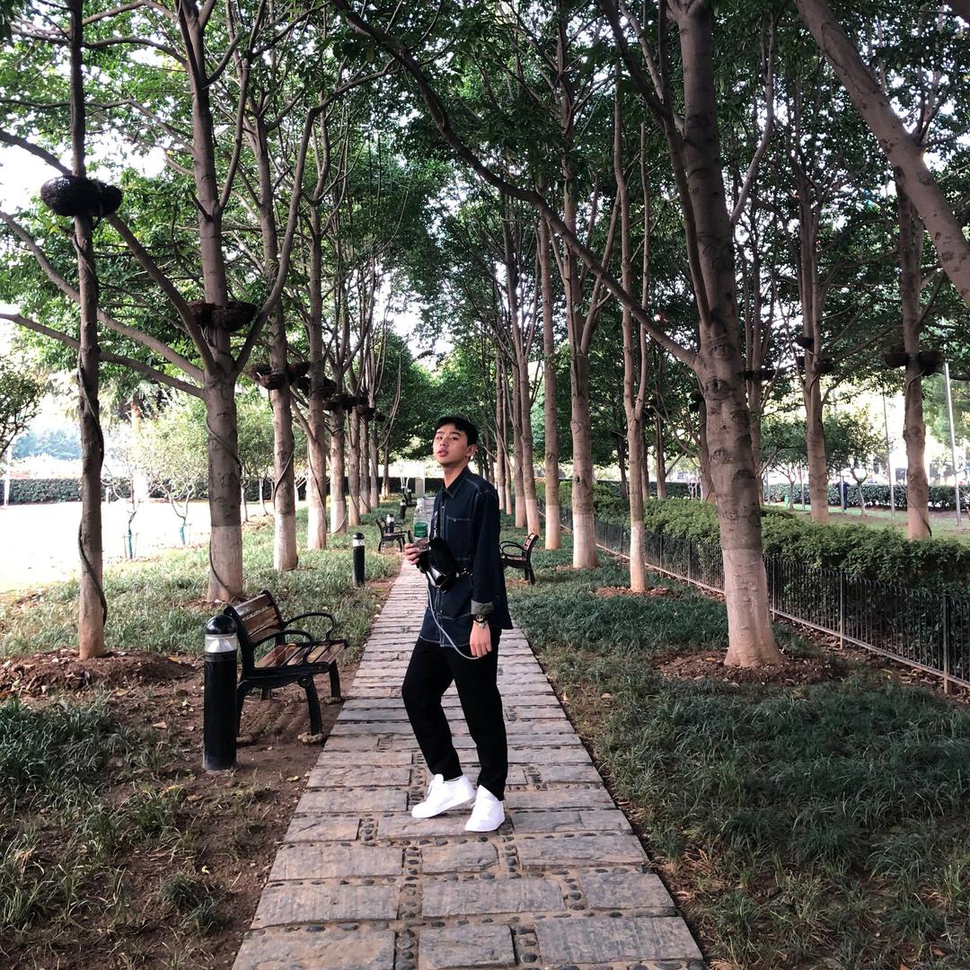 （石榴肉蛋堡）