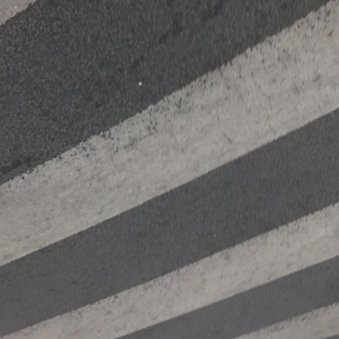 哦