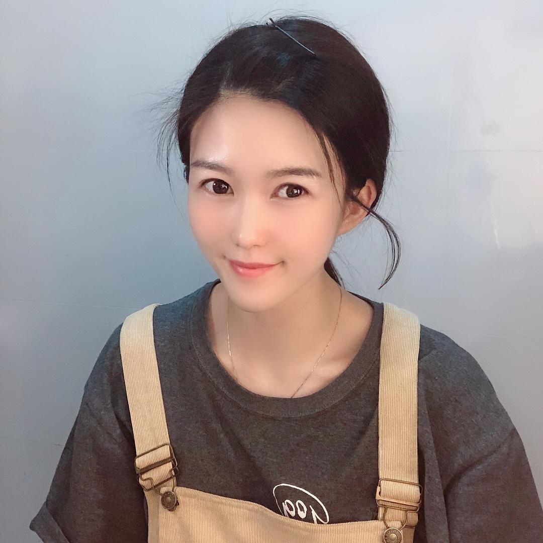 李瑨瑶