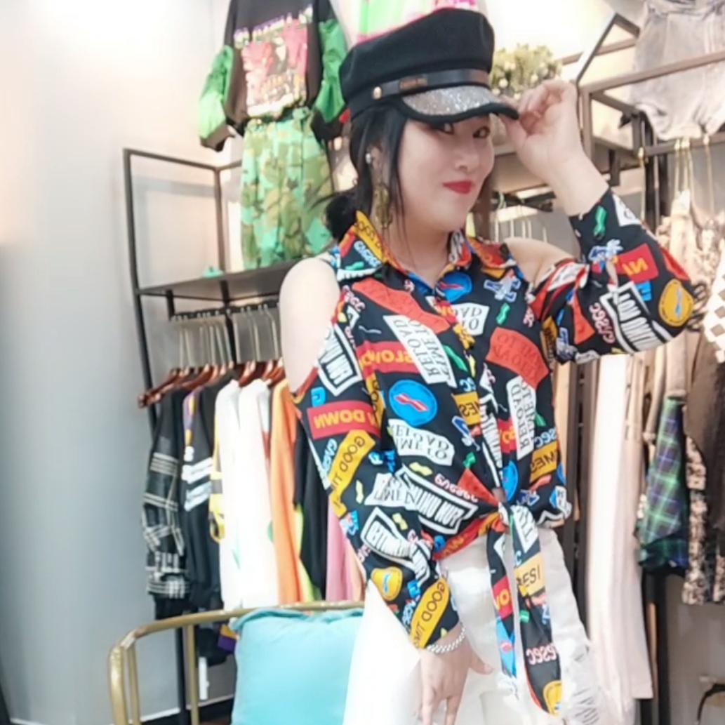 狐 狸 女 王